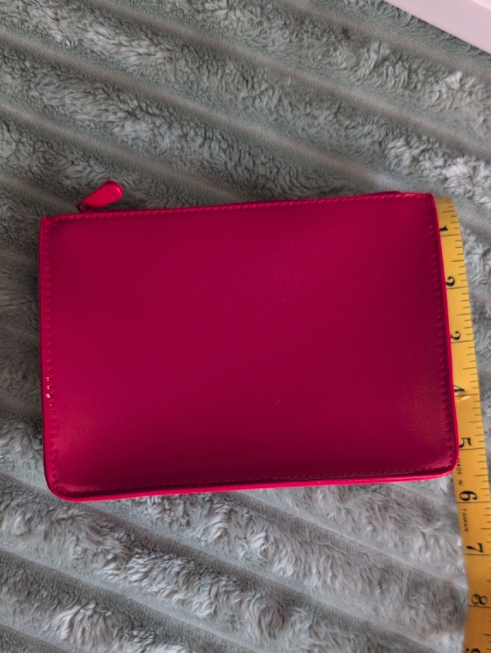 NIB Dior Glossy Red Patent Faux Leather CD Pouch - Picture 5 of 7